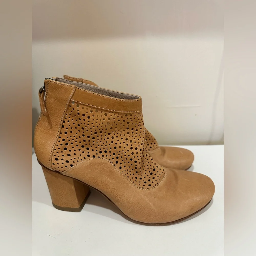 ANTHROPOLOGIE Latitude Femme “Sahara” Italian Leather Boots Women’s EU 37 US 6.5